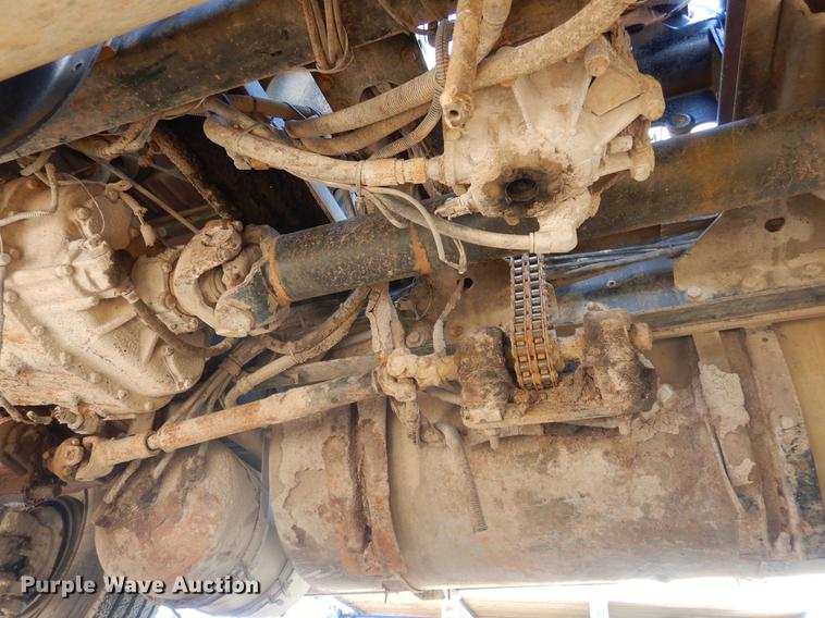 image for item DC5927 2000 Mack CH613 winch truck