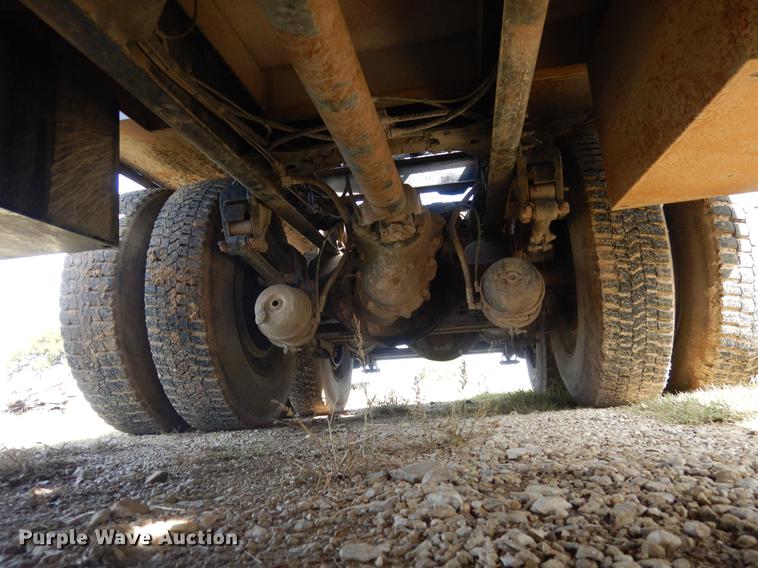 image for item DC5927 2000 Mack CH613 winch truck