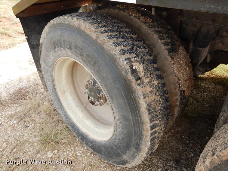 image for item DC5927 2000 Mack CH613 winch truck