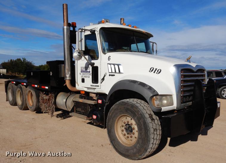 image for item DC5928 2009 Mack GU713 Granite winch truck