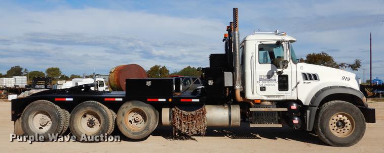 image for item DC5928 2009 Mack GU713 Granite winch truck