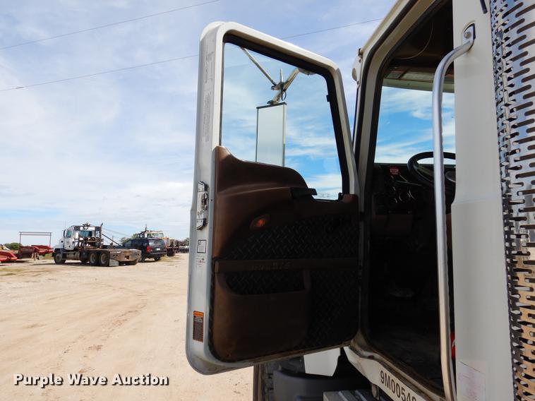 image for item DC5928 2009 Mack GU713 Granite winch truck