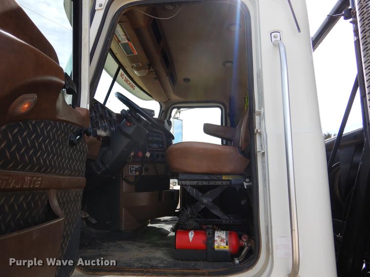 image for item DC5928 2009 Mack GU713 Granite winch truck