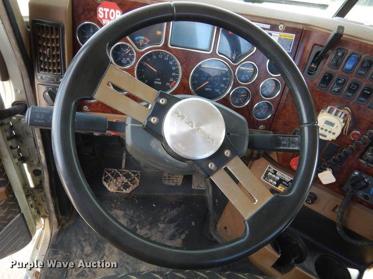 image for item DC5928 2009 Mack GU713 Granite winch truck