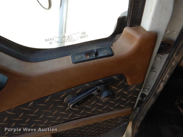 image for item DC5928 2009 Mack GU713 Granite winch truck