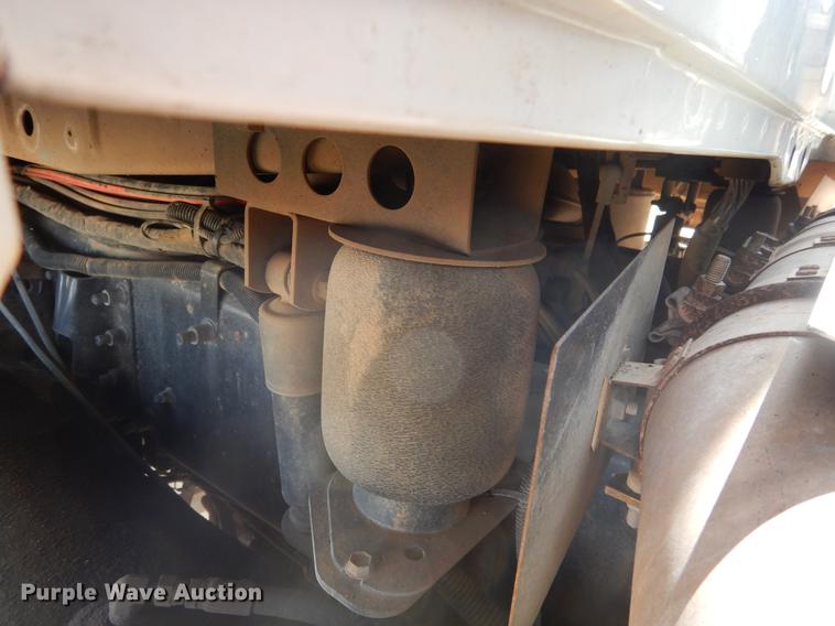 image for item DC5928 2009 Mack GU713 Granite winch truck