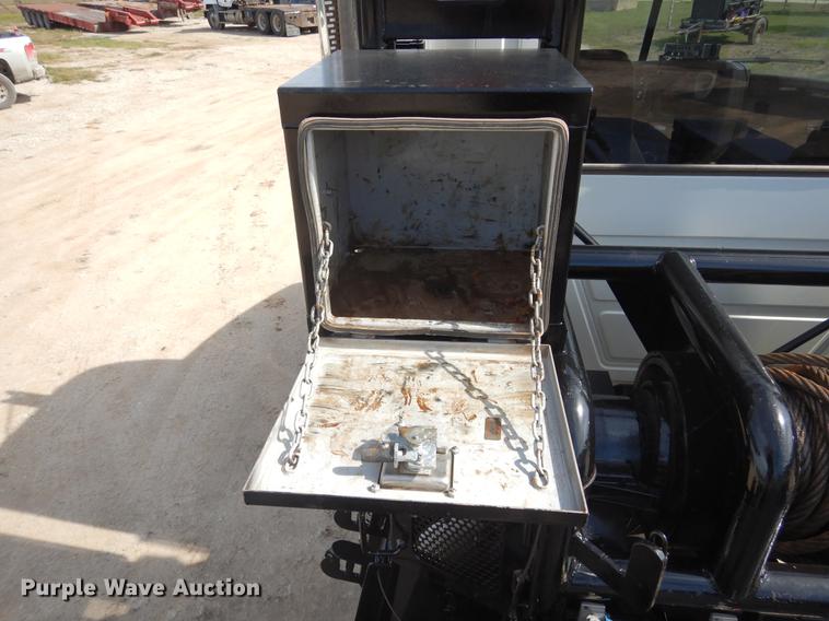 image for item DC5928 2009 Mack GU713 Granite winch truck