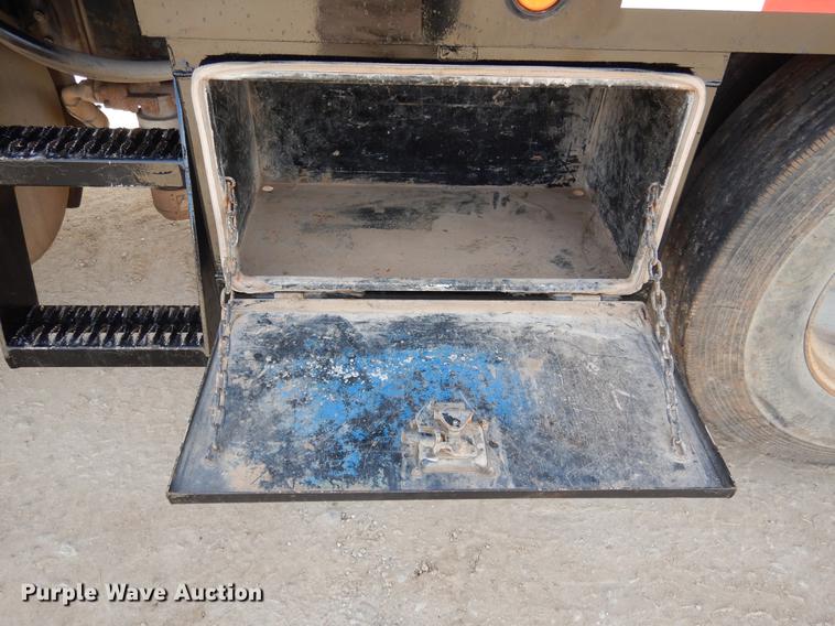 image for item DC5928 2009 Mack GU713 Granite winch truck