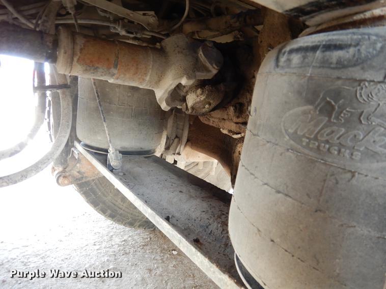 image for item DC5928 2009 Mack GU713 Granite winch truck