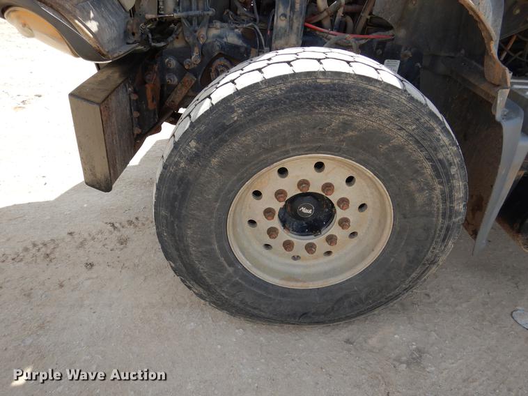 image for item DC5928 2009 Mack GU713 Granite winch truck