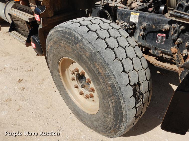 image for item DC5928 2009 Mack GU713 Granite winch truck