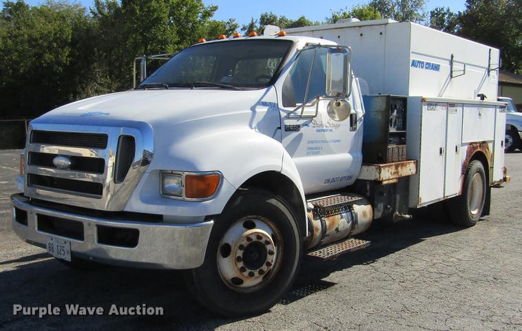image for item DD2657 2008 Ford F650 Super Duty XL service truck with crane