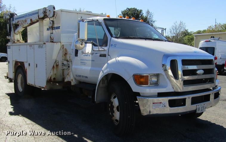 image for item DD2657 2008 Ford F650 Super Duty XL service truck with crane