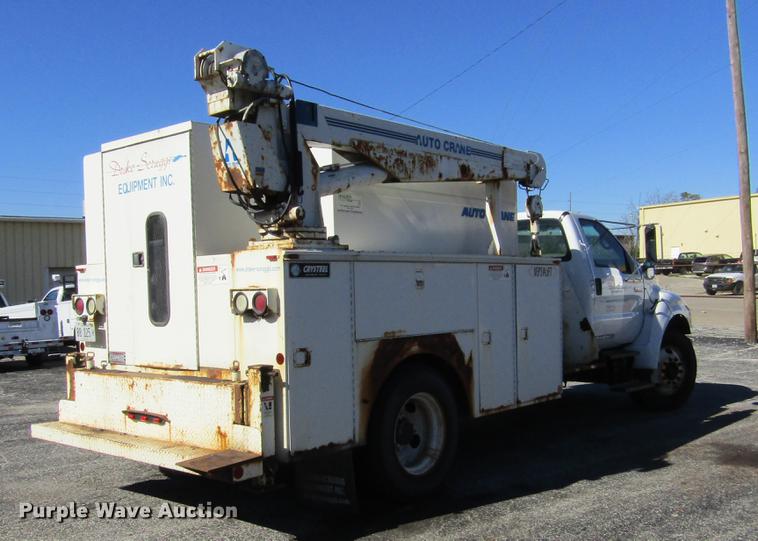 image for item DD2657 2008 Ford F650 Super Duty XL service truck with crane