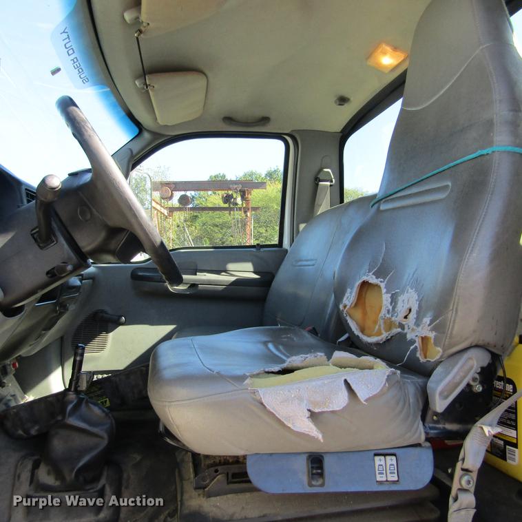 image for item DD2657 2008 Ford F650 Super Duty XL service truck with crane