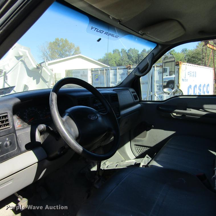 image for item DD2657 2008 Ford F650 Super Duty XL service truck with crane