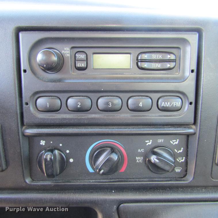 image for item DD2657 2008 Ford F650 Super Duty XL service truck with crane