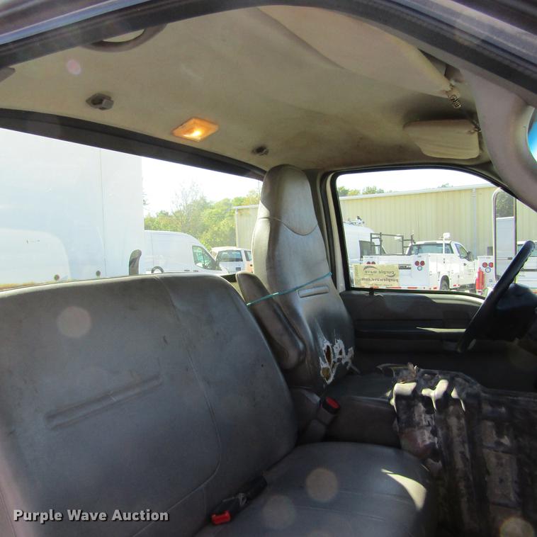 image for item DD2657 2008 Ford F650 Super Duty XL service truck with crane