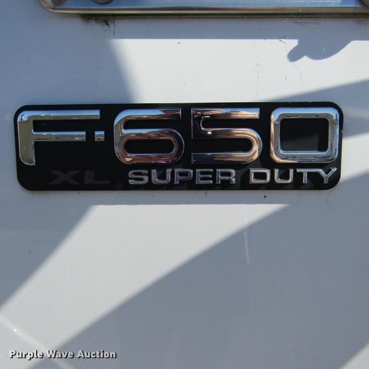 image for item DD2657 2008 Ford F650 Super Duty XL service truck with crane