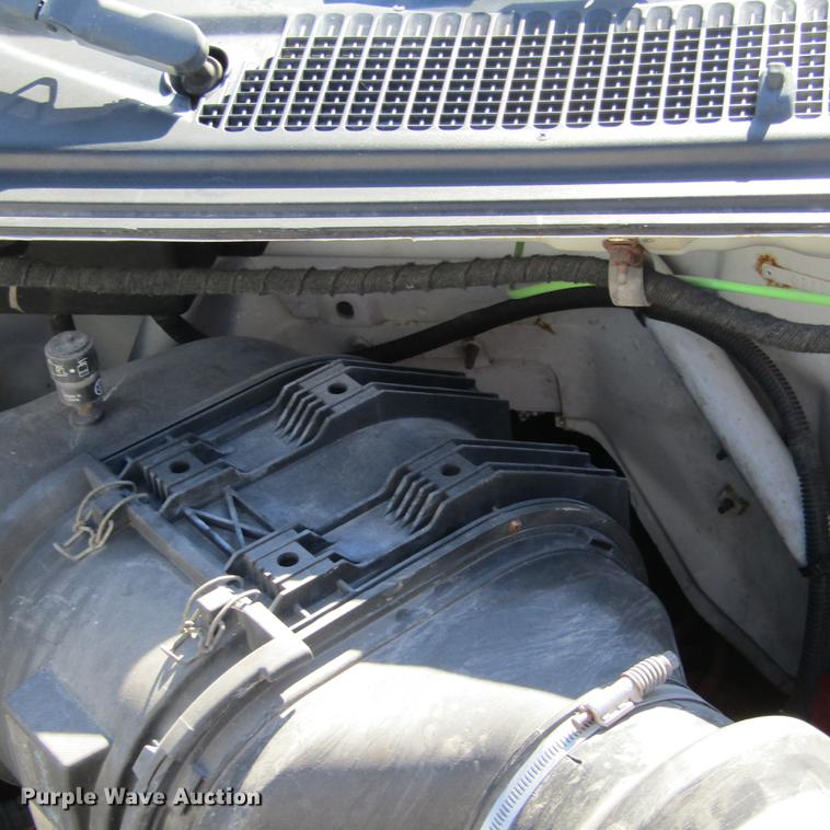 image for item DD2657 2008 Ford F650 Super Duty XL service truck with crane