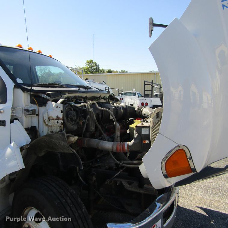 image for item DD2657 2008 Ford F650 Super Duty XL service truck with crane