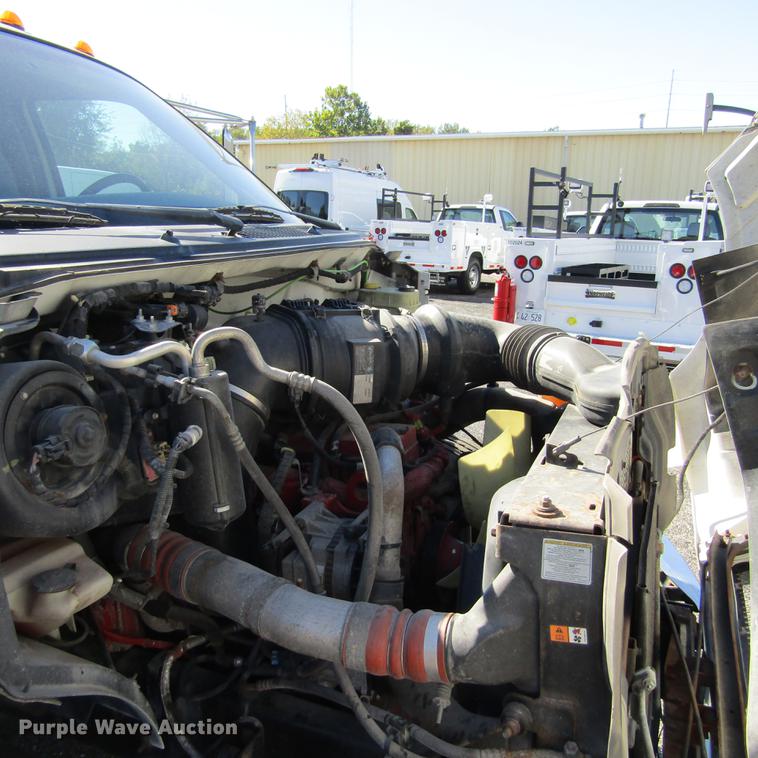 image for item DD2657 2008 Ford F650 Super Duty XL service truck with crane