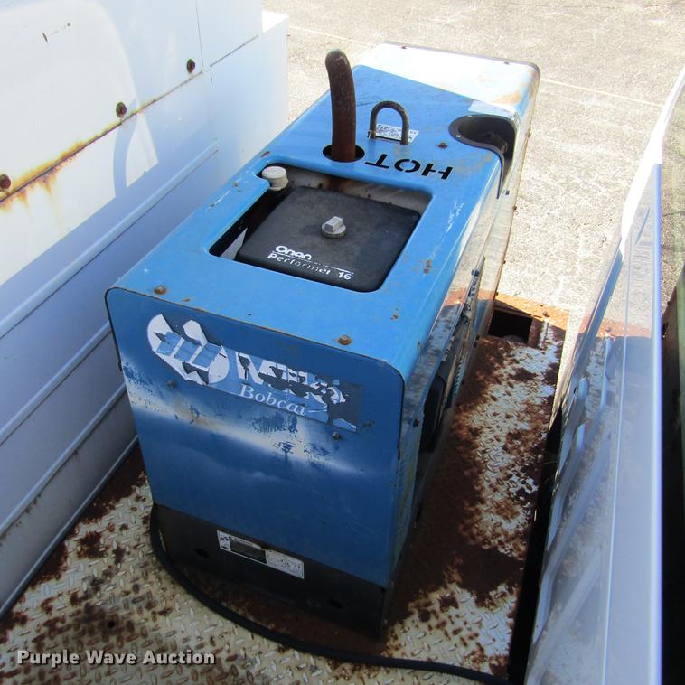 image for item DD2657 2008 Ford F650 Super Duty XL service truck with crane