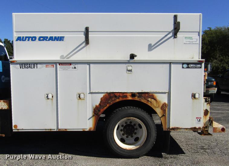 image for item DD2657 2008 Ford F650 Super Duty XL service truck with crane
