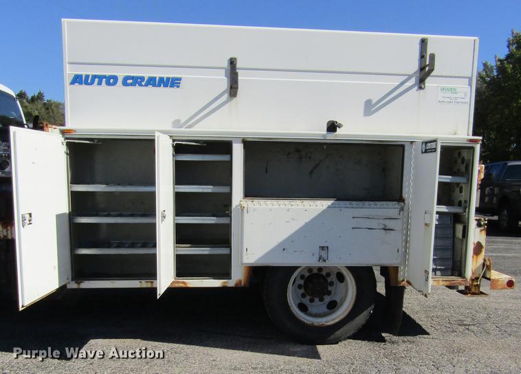 image for item DD2657 2008 Ford F650 Super Duty XL service truck with crane