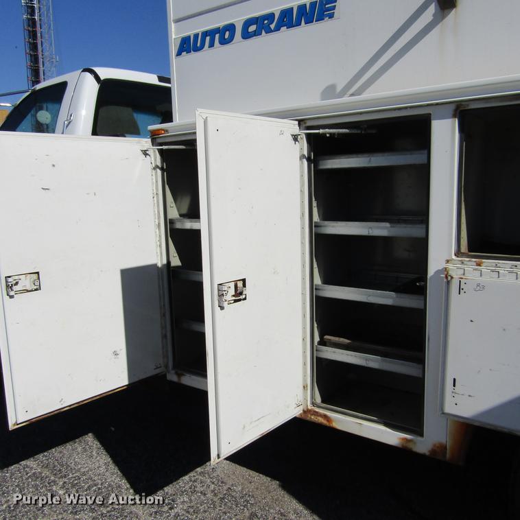 image for item DD2657 2008 Ford F650 Super Duty XL service truck with crane