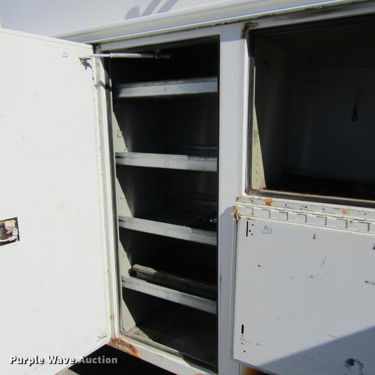 image for item DD2657 2008 Ford F650 Super Duty XL service truck with crane