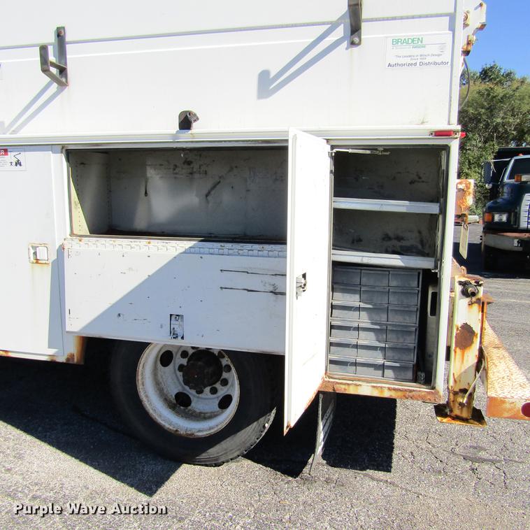 image for item DD2657 2008 Ford F650 Super Duty XL service truck with crane