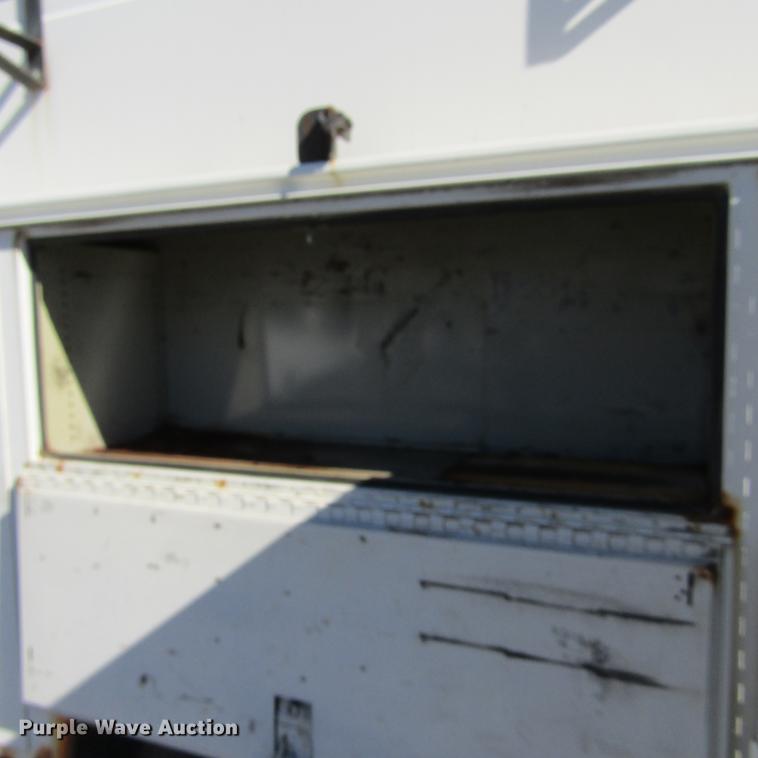 image for item DD2657 2008 Ford F650 Super Duty XL service truck with crane