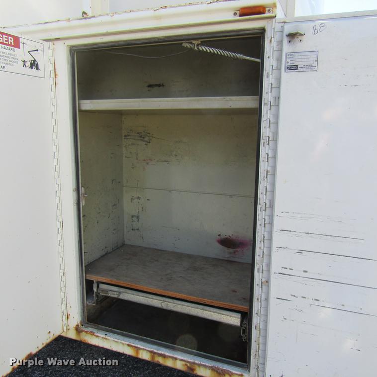 image for item DD2657 2008 Ford F650 Super Duty XL service truck with crane