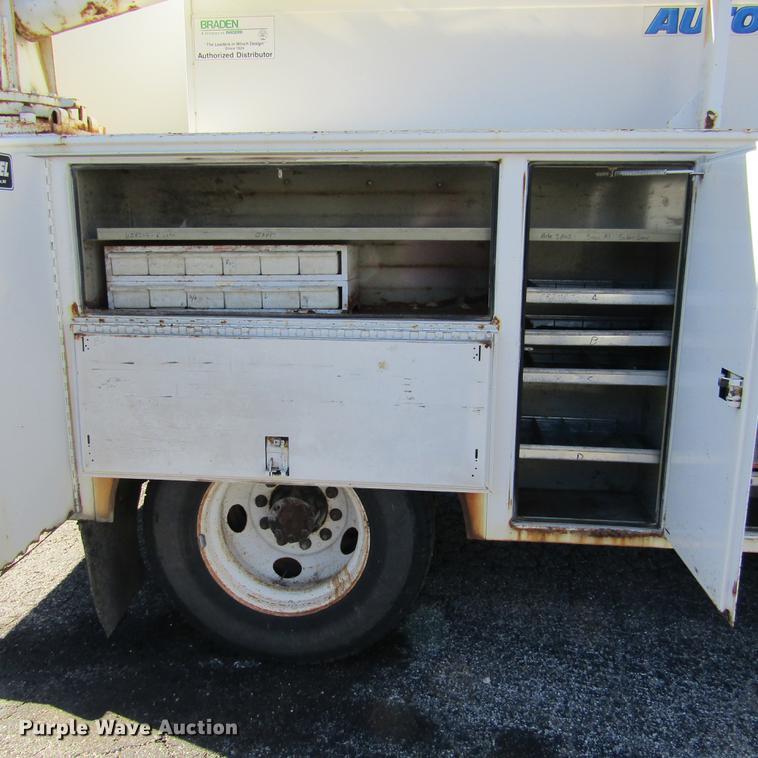 image for item DD2657 2008 Ford F650 Super Duty XL service truck with crane