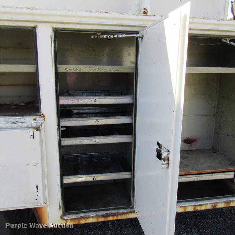 image for item DD2657 2008 Ford F650 Super Duty XL service truck with crane