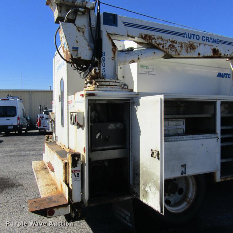 image for item DD2657 2008 Ford F650 Super Duty XL service truck with crane