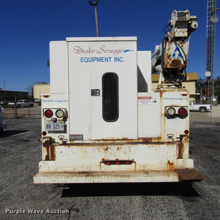 image for item DD2657 2008 Ford F650 Super Duty XL service truck with crane