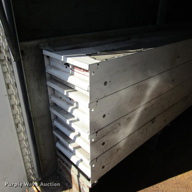 image for item DD2657 2008 Ford F650 Super Duty XL service truck with crane