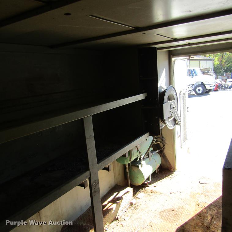 image for item DD2657 2008 Ford F650 Super Duty XL service truck with crane