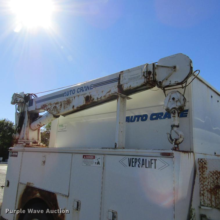 image for item DD2657 2008 Ford F650 Super Duty XL service truck with crane