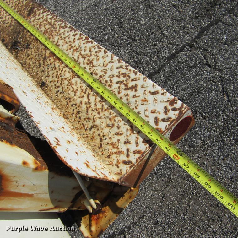 image for item DD2657 2008 Ford F650 Super Duty XL service truck with crane