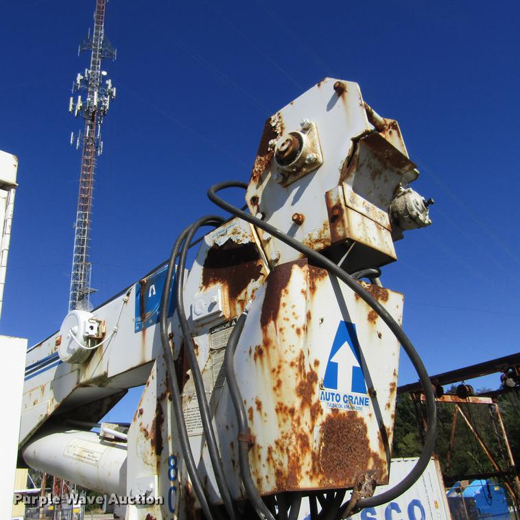 image for item DD2657 2008 Ford F650 Super Duty XL service truck with crane