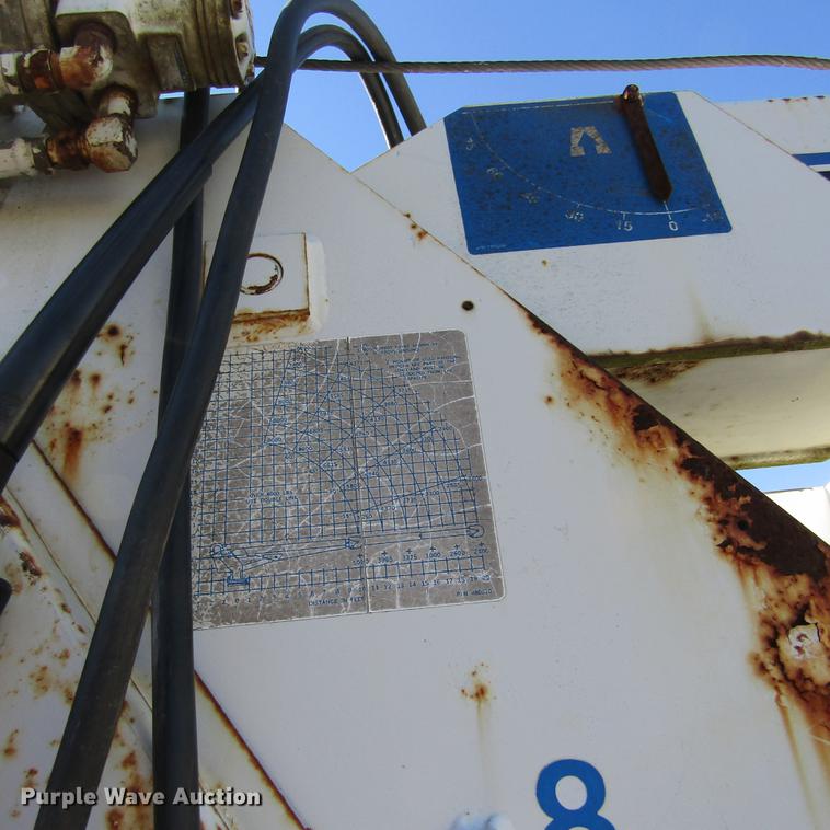 image for item DD2657 2008 Ford F650 Super Duty XL service truck with crane