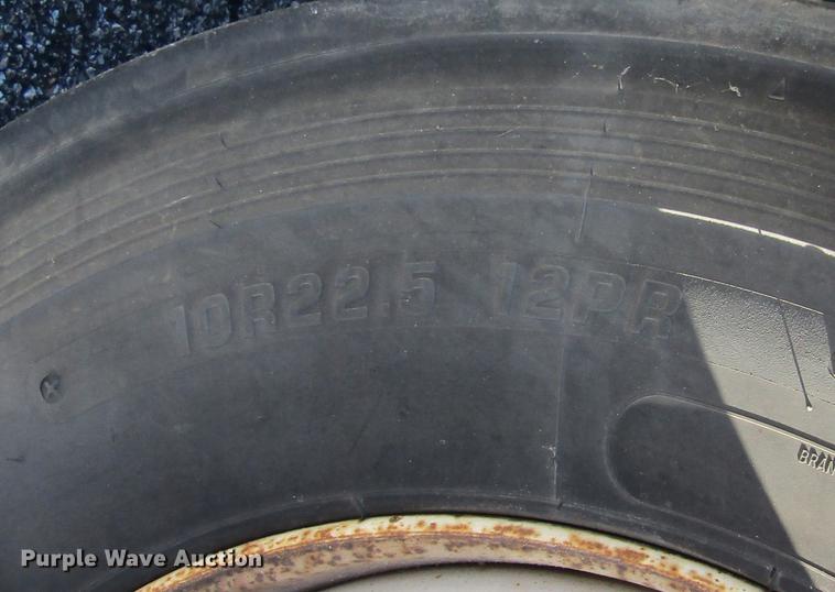 image for item DD2657 2008 Ford F650 Super Duty XL service truck with crane