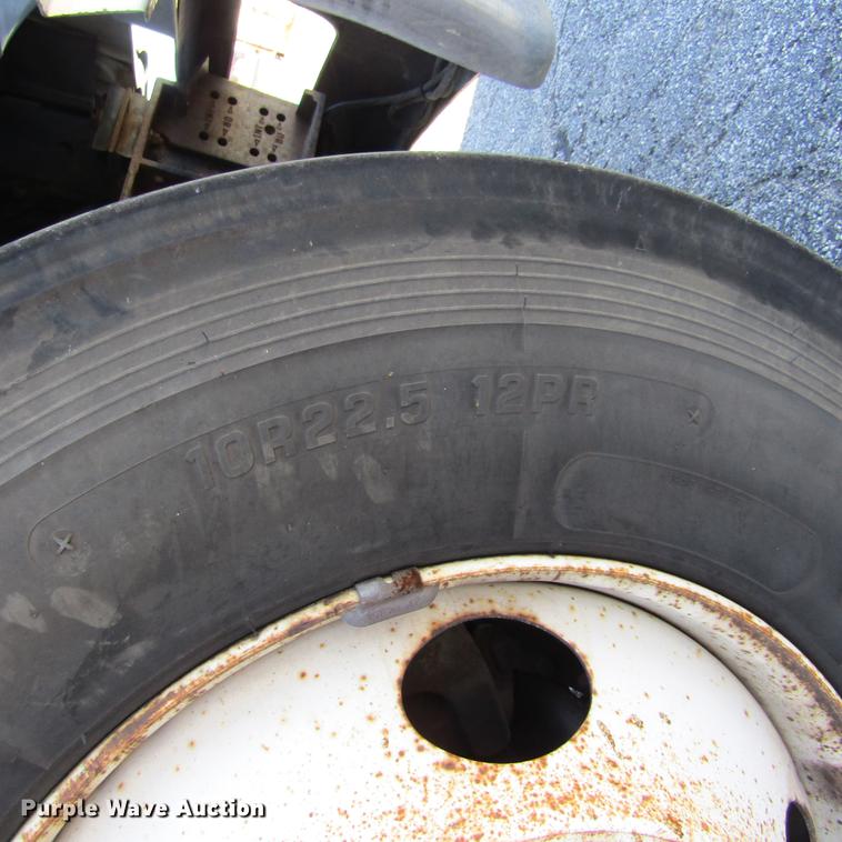 image for item DD2657 2008 Ford F650 Super Duty XL service truck with crane