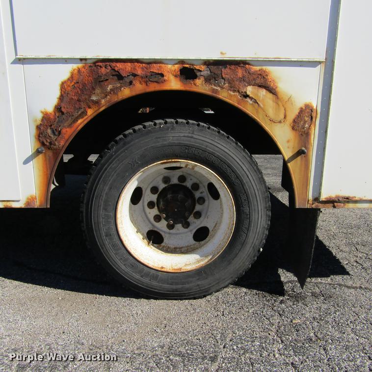 image for item DD2657 2008 Ford F650 Super Duty XL service truck with crane