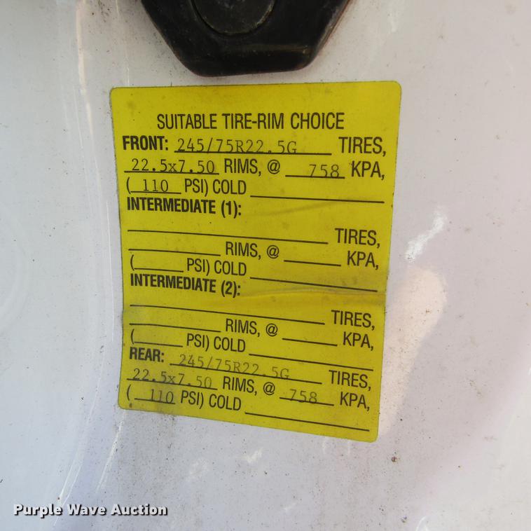 image for item DD2657 2008 Ford F650 Super Duty XL service truck with crane