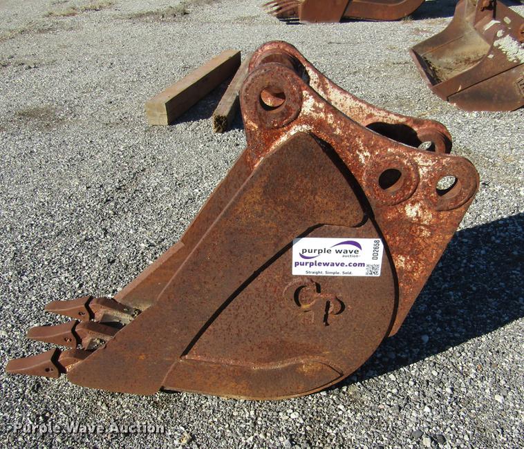 image for item DD2658 Takeuchi 12"W excavator bucket