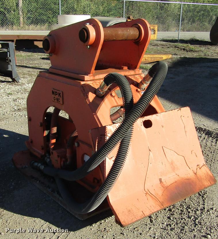 image for item DD2660 2011 NPK C-8C plate compactor